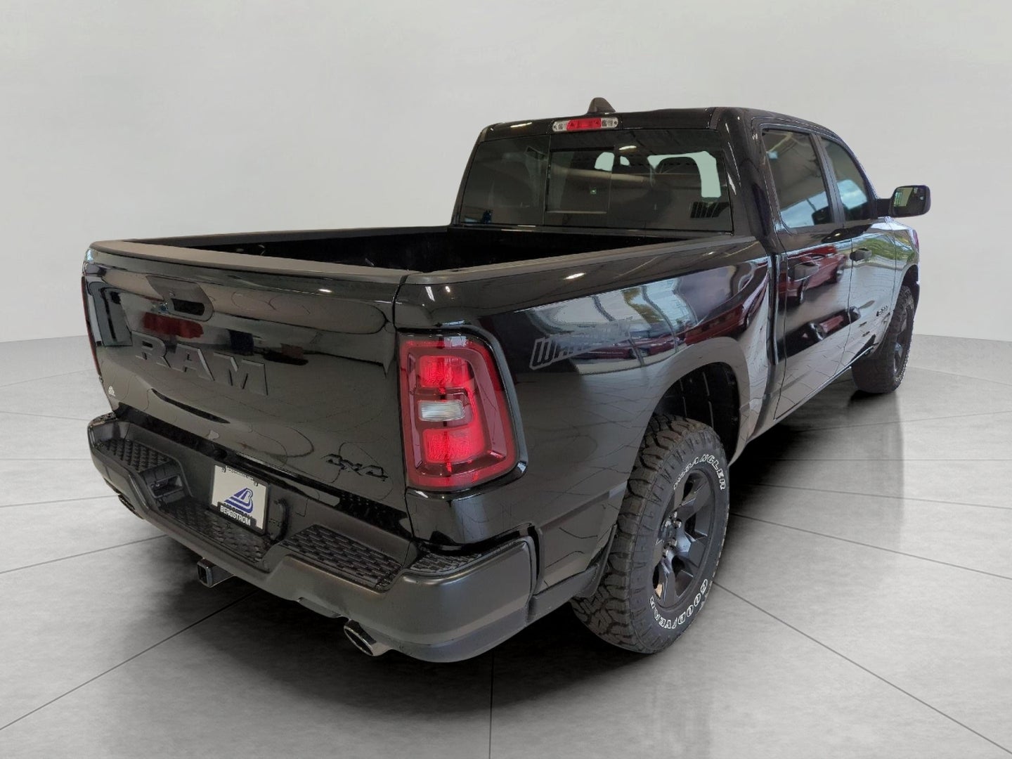 2027 RAM 1500 RAM 1500 WARLOCK CREW CAB 4X4 5'7' BOX