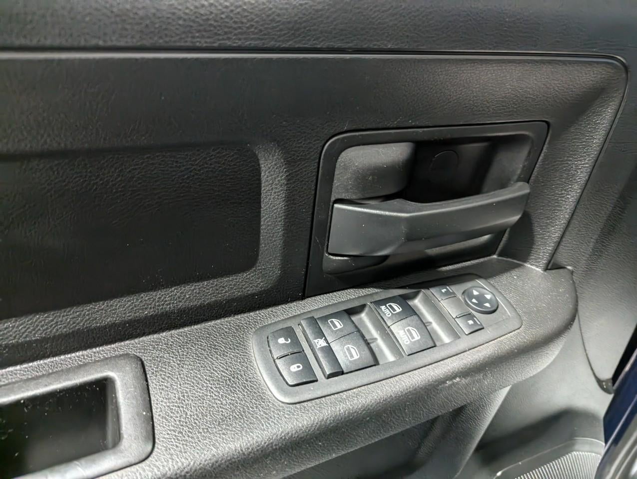 2018 RAM 2500 Tradesman Crew Cab 4x4 6'4' Box