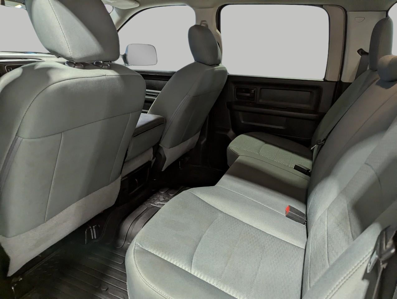 2018 RAM 2500 Tradesman Crew Cab 4x4 6'4' Box