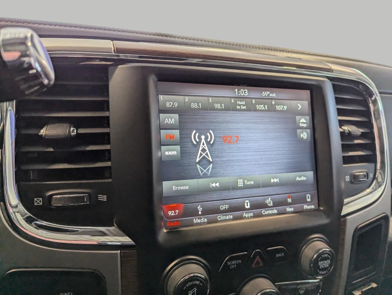 2018 RAM 2500 Laramie Crew Cab 4x4 6'4' Box