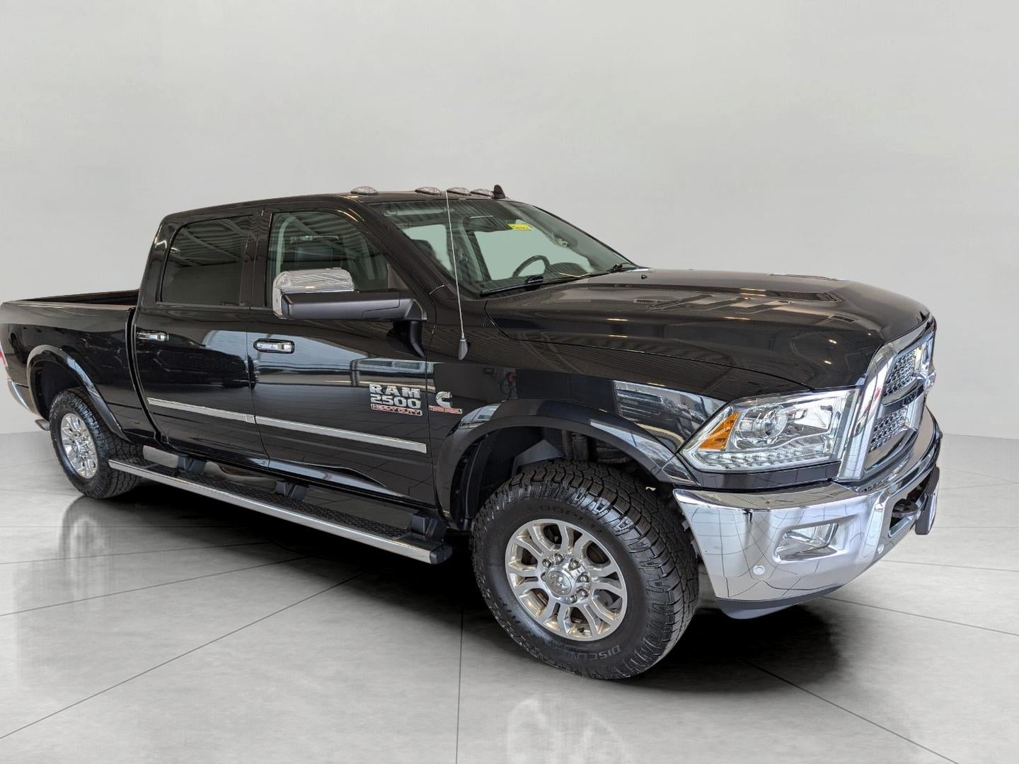 2018 RAM 2500 Laramie Crew Cab 4x4 6'4' Box