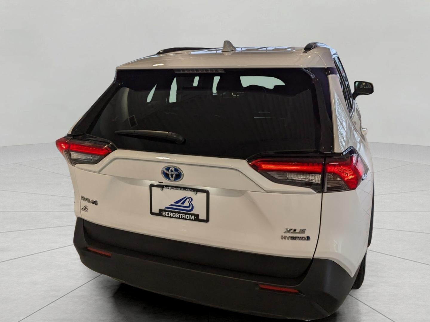 2020 Toyota RAV4 Hybrid XLE