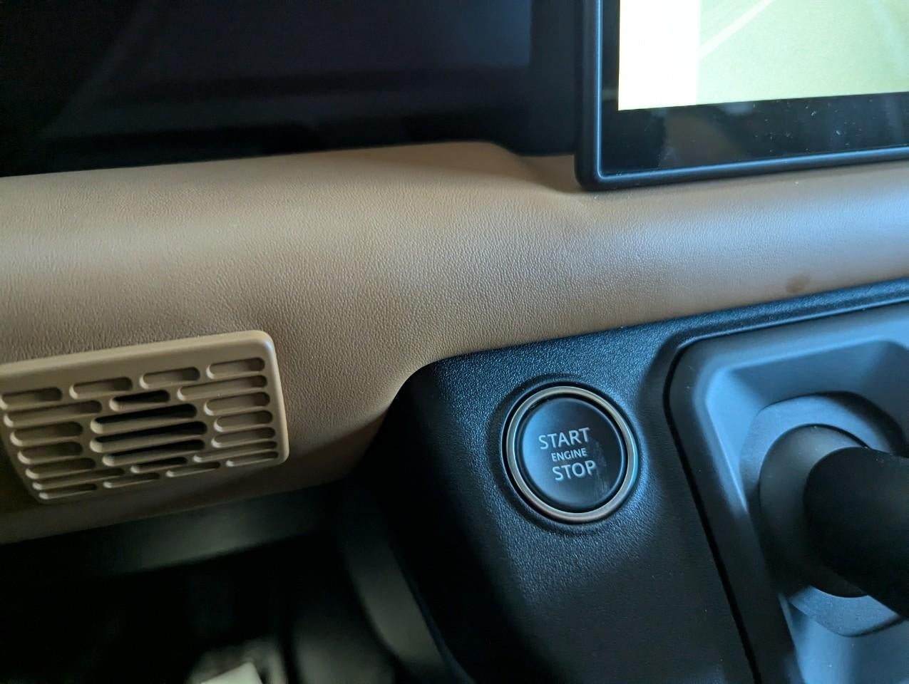 2024 Land Rover Defender 130 P400 X-Dynamic SE