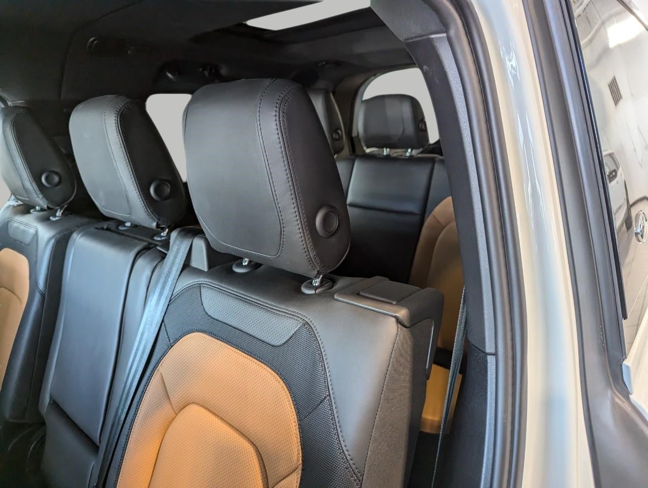 2024 Land Rover Defender 130 P400 X-Dynamic SE