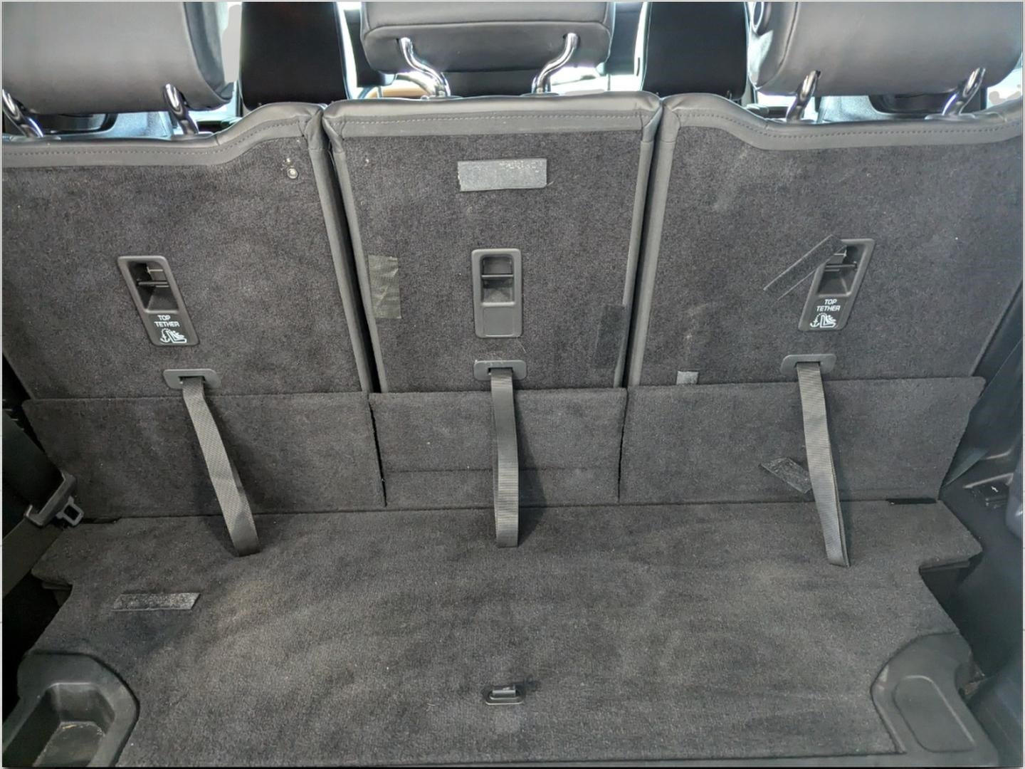 2024 Land Rover Defender 130 P400 X-Dynamic SE